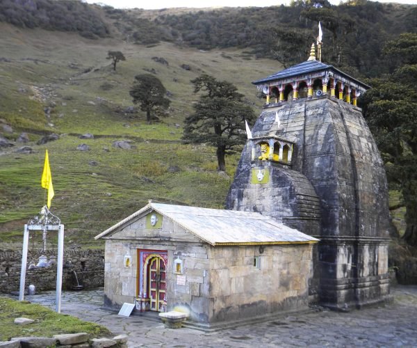 Madhyamaheshwar_Temple,_Uttarakhand